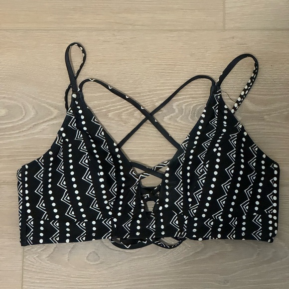 Cupshe Bikini Top - Picture 1 of 2